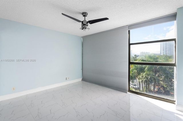 600 Parkview Dr 509, Hallandale Beach, FL 33009