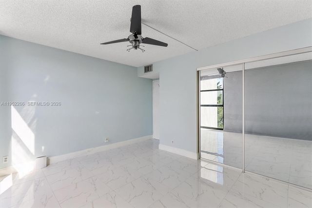 600 Parkview Dr 509, Hallandale Beach, FL 33009