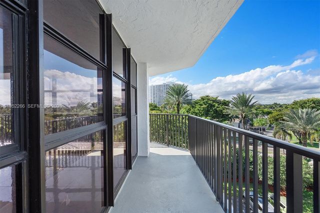 600 Parkview Dr 509, Hallandale Beach, FL 33009