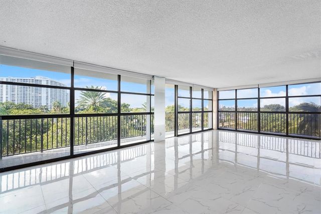 600 Parkview Dr 509, Hallandale Beach, FL 33009