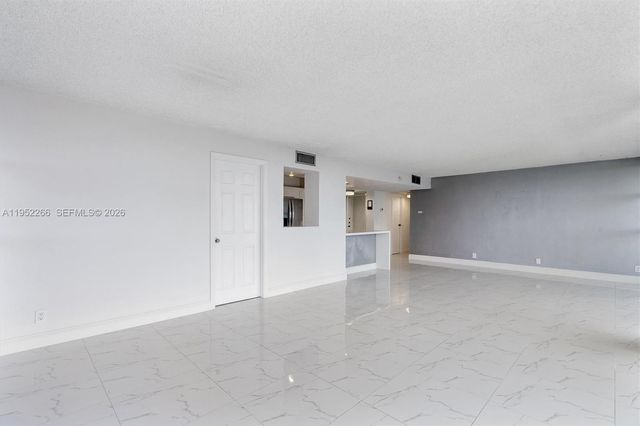 600 Parkview Dr 509, Hallandale Beach, FL 33009