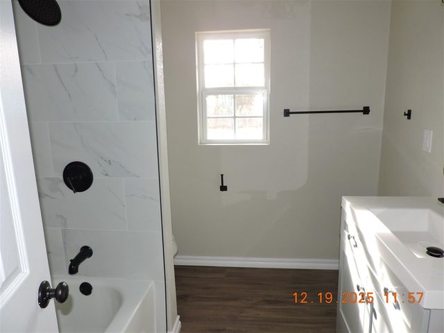 3140 NW Kinyon Ave, Lawton, OK 73505