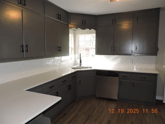 3140 NW Kinyon Ave, Lawton, OK 73505