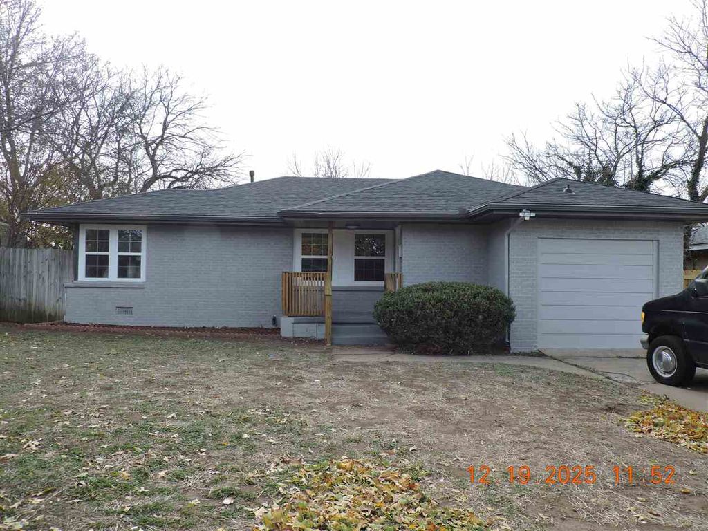 3140 NW Kinyon Ave, Lawton, OK 73505