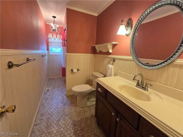 3923 Lake Road, Youngstown, OH 44511