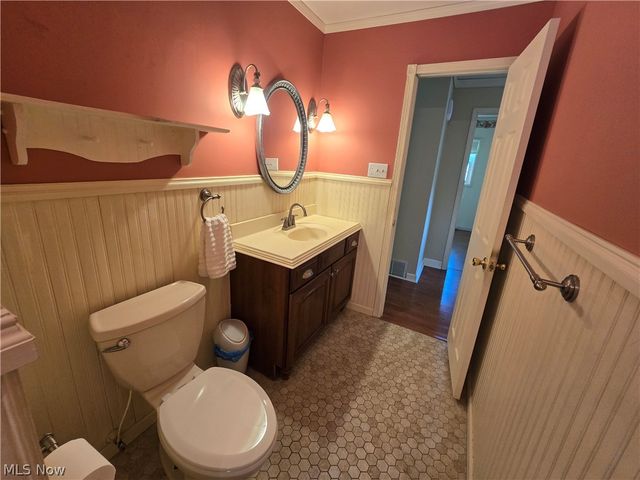 3923 Lake Road, Youngstown, OH 44511