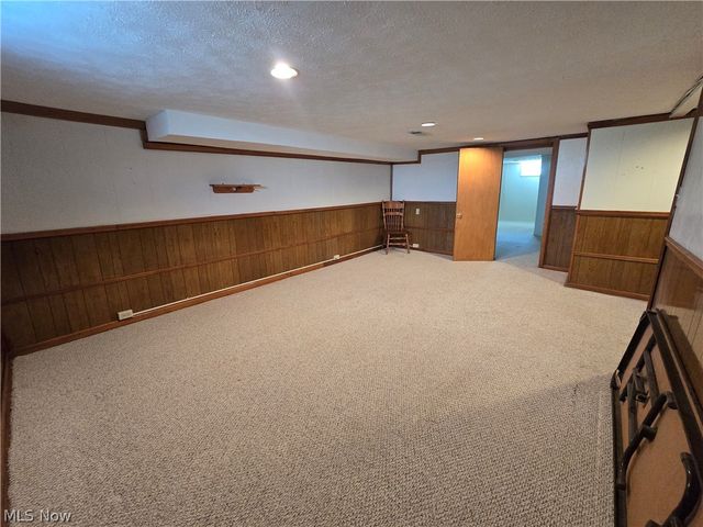 3923 Lake Road, Youngstown, OH 44511