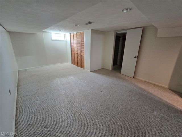3923 Lake Road, Youngstown, OH 44511