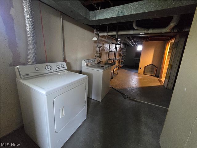 3923 Lake Road, Youngstown, OH 44511