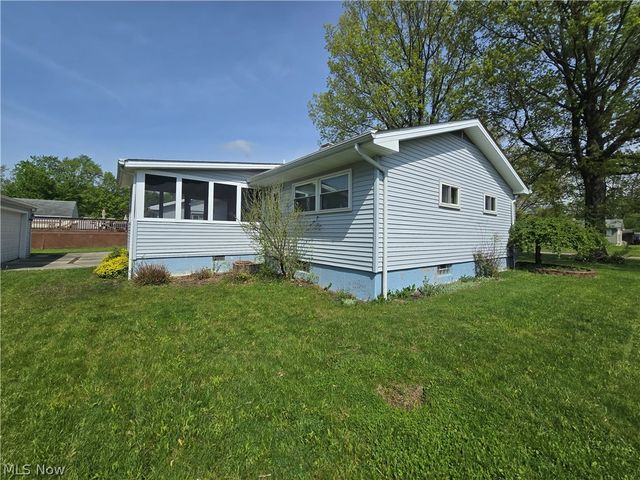3923 Lake Road, Youngstown, OH 44511