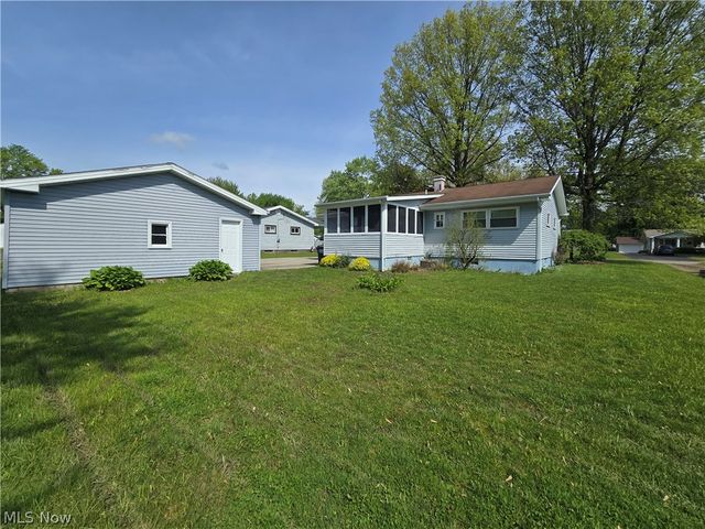 3923 Lake Road, Youngstown, OH 44511