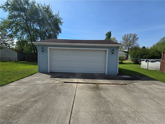 3923 Lake Road, Youngstown, OH 44511