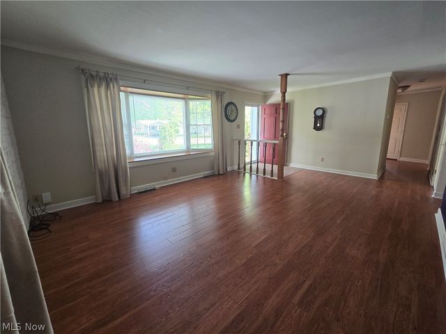3923 Lake Road, Youngstown, OH 44511