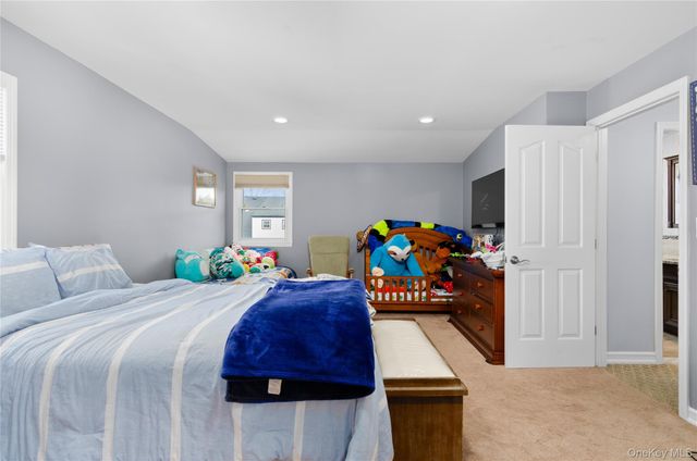 130 Lesoir Avenue, Floral Park, NY 11001