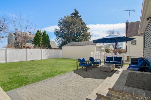 130 Lesoir Avenue, Floral Park, NY 11001