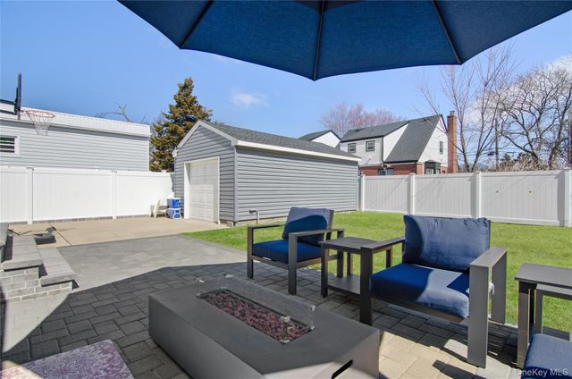 130 Lesoir Avenue, Floral Park, NY 11001