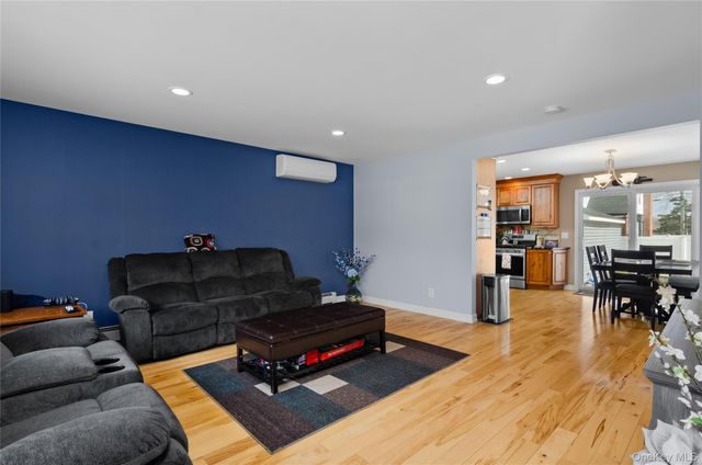 130 Lesoir Avenue, Floral Park, NY 11001