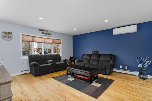 130 Lesoir Avenue, Floral Park, NY 11001