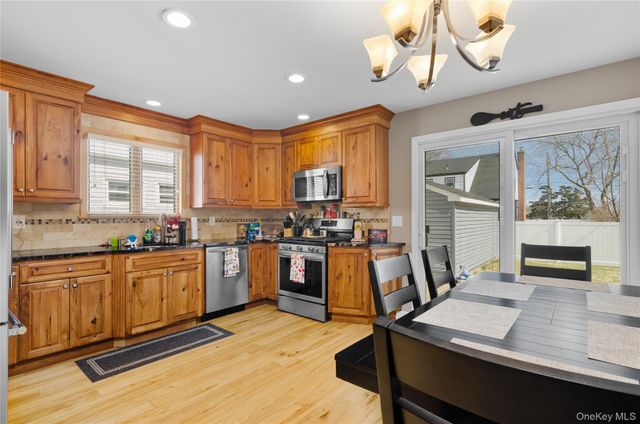 130 Lesoir Avenue, Floral Park, NY 11001