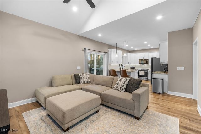 39600 Aurora Road, Solon, OH 44139