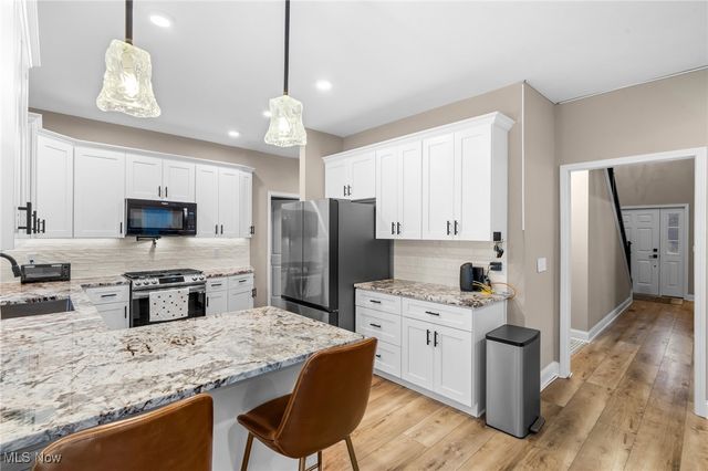 39600 Aurora Road, Solon, OH 44139