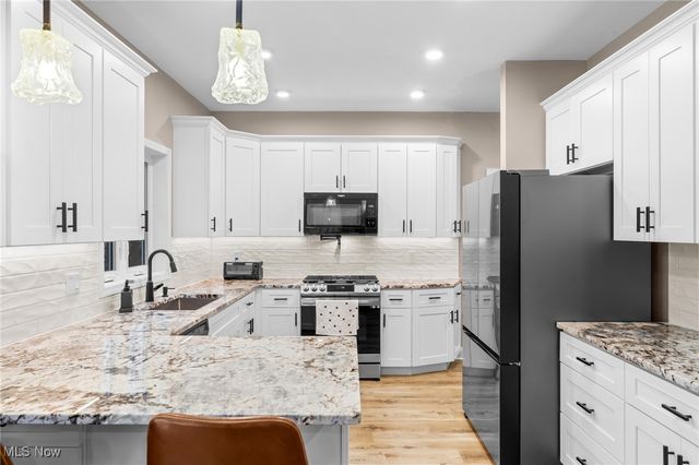 39600 Aurora Road, Solon, OH 44139