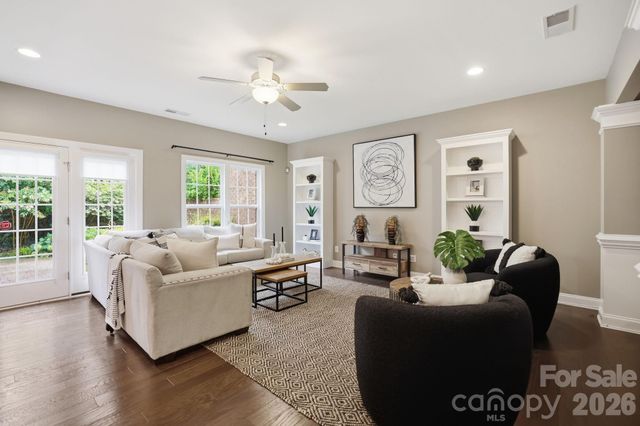 5109 Pansley Drive, Charlotte, NC 28226
