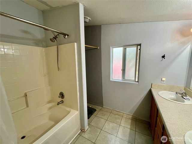 41 Allen Dr, Sequim, WA 98382