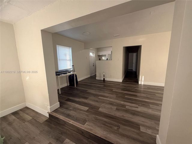 2431 NW 9th St, Fort Lauderdale, FL 33311