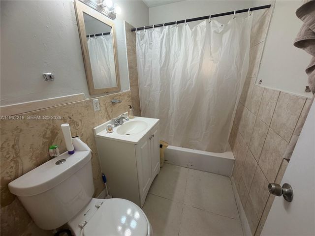 2431 NW 9th St, Fort Lauderdale, FL 33311