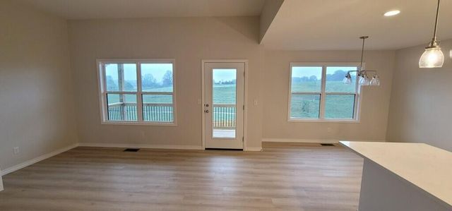 671 W Castor Loop, Nixa, MO 65714