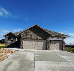 671 W Castor Loop, Nixa, MO 65714