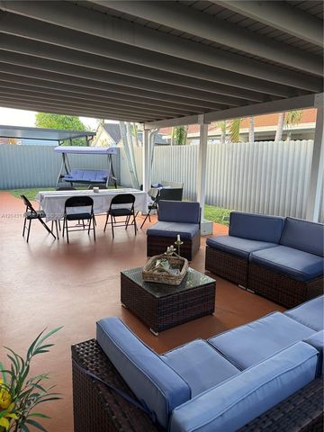 4947 SW 143rd Ave, Miami, FL 33175
