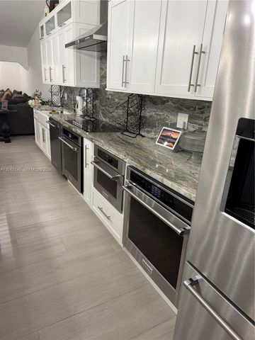 4947 SW 143rd Ave, Miami, FL 33175