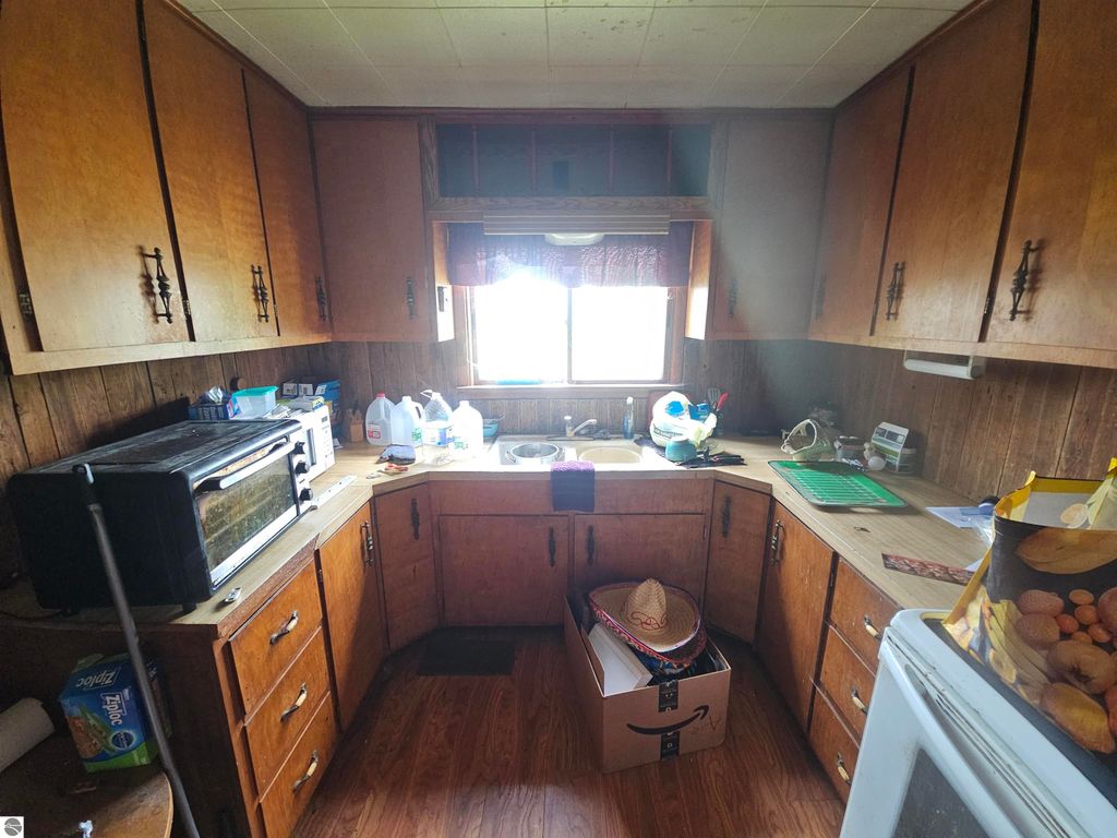 Image 20 of property listing at 2353 W Rosebush Road, Weidman, MI 48893