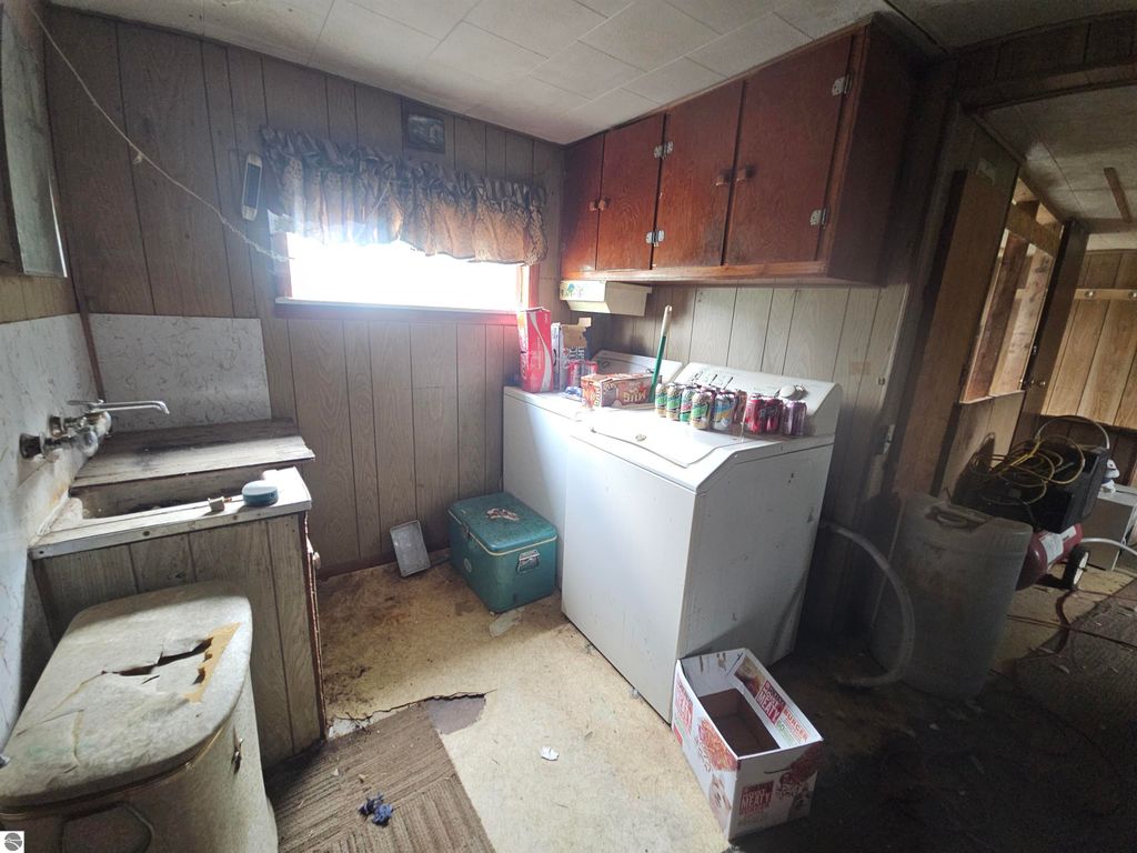 Image 40 of property listing at 2353 W Rosebush Road, Weidman, MI 48893