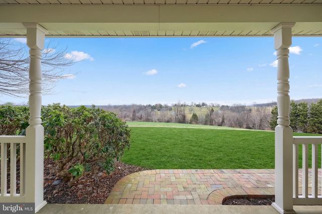 800 KENDALE RD, Red Lion, PA 17356