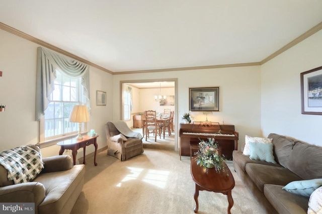 800 KENDALE RD, Red Lion, PA 17356