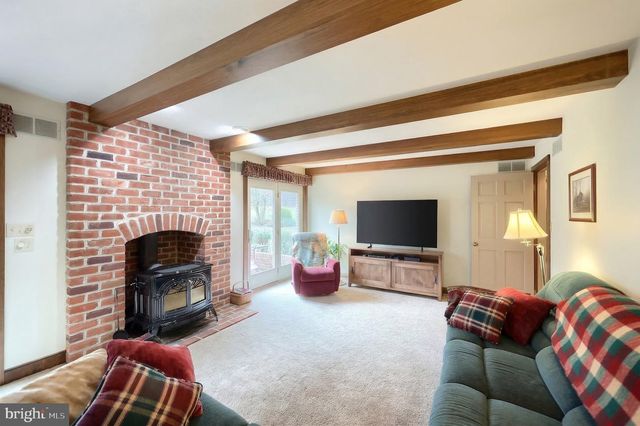 800 KENDALE RD, Red Lion, PA 17356