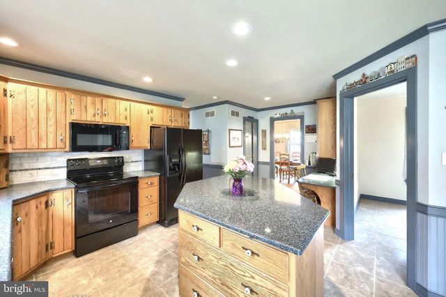 800 KENDALE RD, Red Lion, PA 17356