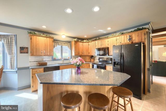 800 KENDALE RD, Red Lion, PA 17356