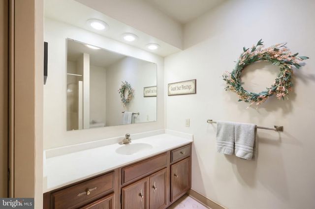 800 KENDALE RD, Red Lion, PA 17356