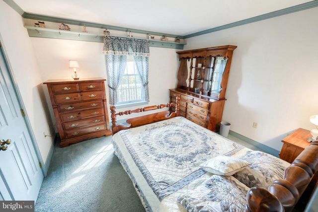 800 KENDALE RD, Red Lion, PA 17356