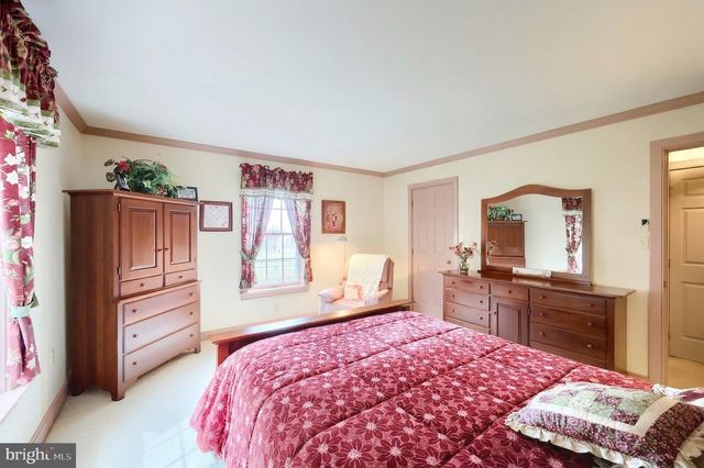 800 KENDALE RD, Red Lion, PA 17356