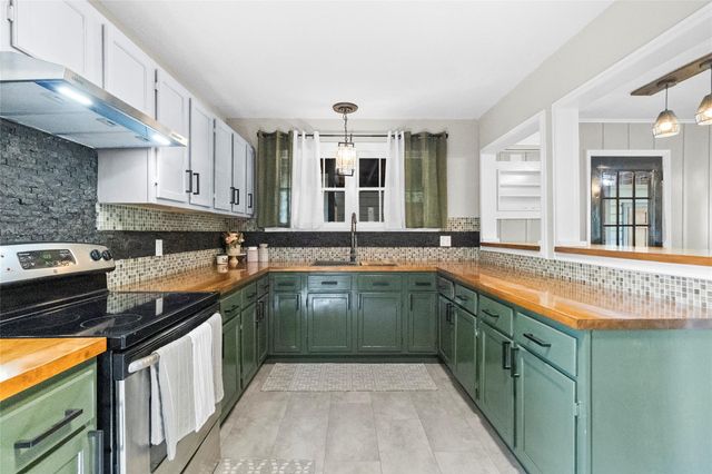 407 W Walt Davis Drive W, Woodville, TX 75979