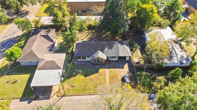 407 W Walt Davis Drive W, Woodville, TX 75979