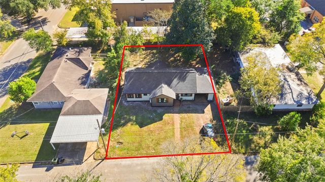 407 W Walt Davis Drive W, Woodville, TX 75979