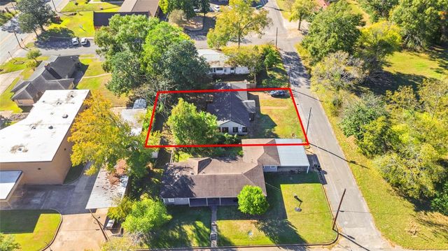 407 W Walt Davis Drive W, Woodville, TX 75979