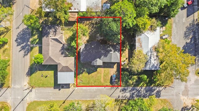 407 W Walt Davis Drive W, Woodville, TX 75979