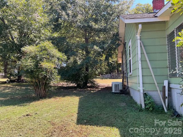 1311 Dekalb Street S, Shelby, NC 28152